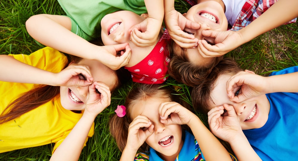 children-playing-grass (1) (1)-min